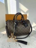LV Cross Bag L12 - Image 2
