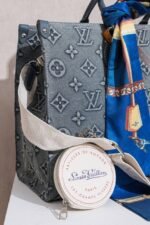 LV Cross Bag L6 - Image 3