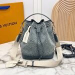 LV Cross Bag L11 - Image 3