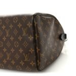 LV Cross Bag L12 - Image 8